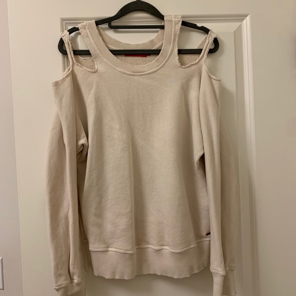 Distressed top